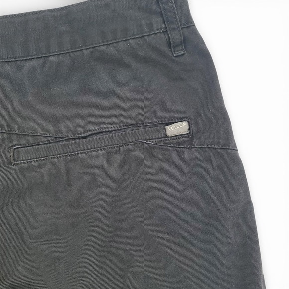 Volcom Men's 34 Chino Shorts Cotton Blend Black Skate Streetwear Casual - Picture 3 of 6